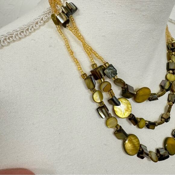 Yellow Green Hawaiian Shell Multi Strand Necklace Polished Beads Jewelry - Picture 2 of 8